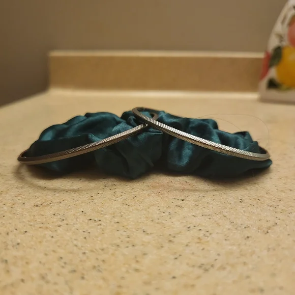 Two bracelets - Picture 2 of 3